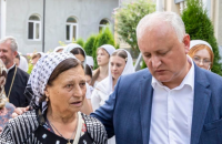 Експрезидент Ігор Додон відвідав у Молдові монастир РПЦ, де отримав орден від настоятеля УПЦ (МП) Онуфрія