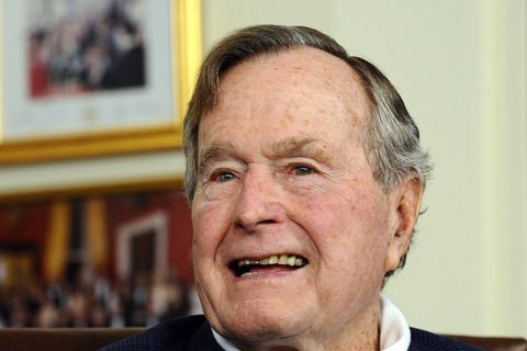 Джорджа Буша-старшого звинуватили в домаганнях до 16-річної дівчини