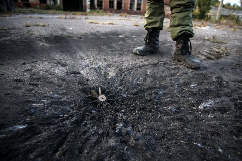 На Донбассе во время тушения пожара военный получил ранения