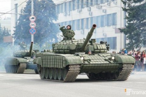 В "ДНР" провели репетицию "парада" с запрещенной техникой