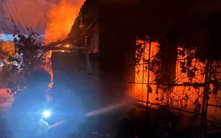 Окупанти атакували Дніпропетровщину дронами, є постраждалі