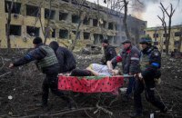 Российские оккупанты обстреляли в Мариуполе роддом и детскую больницу (обновлено)