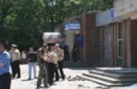 В Мелитополе произошла серия взрывов в отделении Ощадбанка