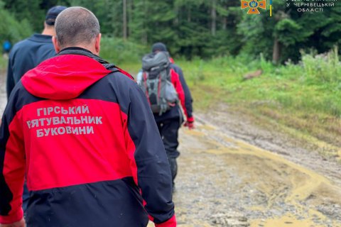 На Буковині шосту добу шукають 60-річного грибника