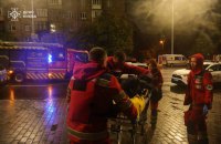 У Києві через російську атаку є постраждалі, лівий берег без світла (оновлено)