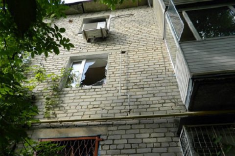 В Марьинке в результате обстрела боевиков повреждены несколько многоэтажек