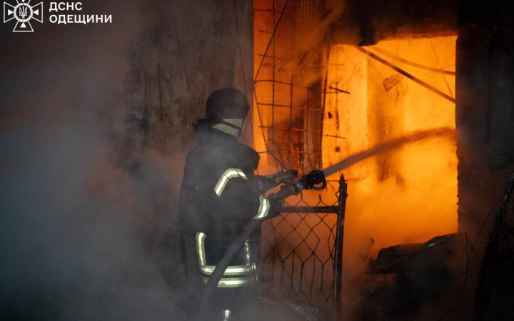 Росіяни атакували портову інфраструктуру Одещини: пошкоджена зернова галерея