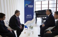 Порошенко обсудил с Орбаном сотрудничество в формате "Вышеградская четверка + 1"