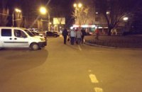 В Киеве мужчина при проверке документов ранил двух милиционеров