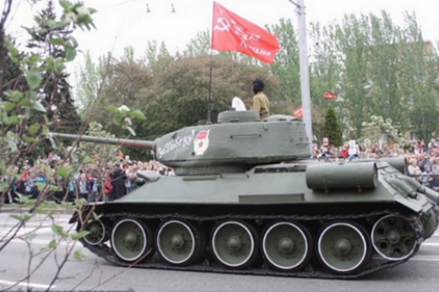 СБУ порушила справу за фактом трансляції на "Корреспонденте" військового параду в Донецьку