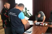 У Сумській області голову РДА затримали під час отримання 65 тис. грн хабара