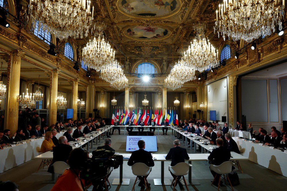 Відкриття саміту на підтримку України за участю європейських лідерів і представників урядів у Єлисейському палаці в Парижі.