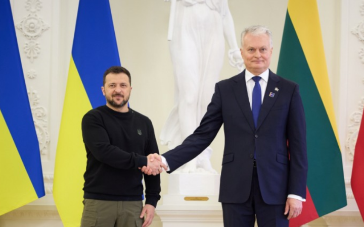 Зеленський зустрівся із президентом Литви Гітанасом Наусєдою перед спільною участю в саміті Триморʼя