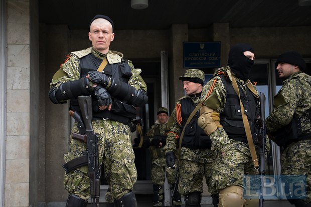 Люди, свергнувшие украинскую власть в Славянске, меньше всего были похожи на простых местных мужиков