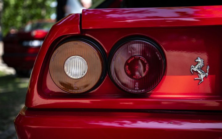 Ferrari скорочує постачання авто до Великої Британії після відтоку багатіїв з країни 