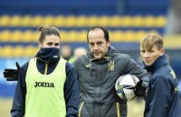Зарплата тренера жіночої збірної України з футболу вдвічі перевищує зарплату керманича чоловічої збірної