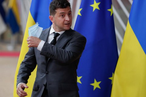 Зеленский: Украина может присоединиться к санкциям против РФ за отравление Навального