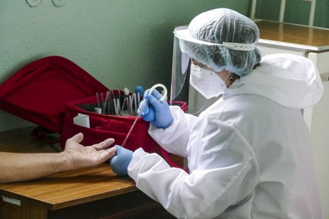 Украина вновь побила антирекорд по числу заболевших коронавирусом - обнаружили 994 новых случая
