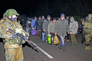 133 освобожденных военных прибыли в Харьков