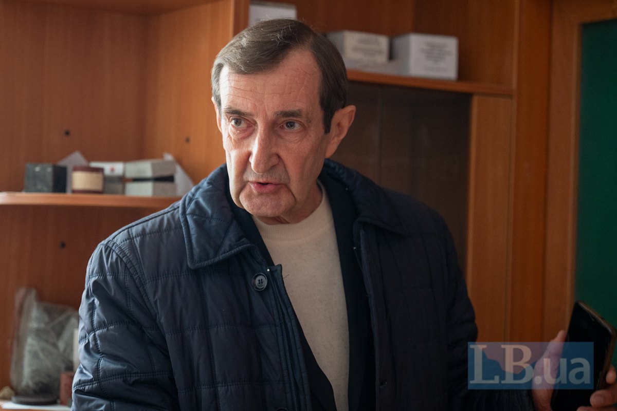 професор кафедри дорожньо-будівельних матеріалів і хімії Національного транспортного університету Володимир Мозговий