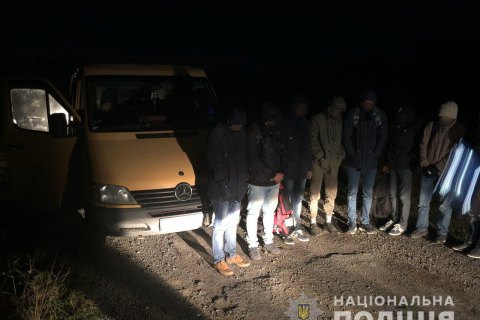 На Закарпатье полиция задержала 8 нелегальных мигрантов