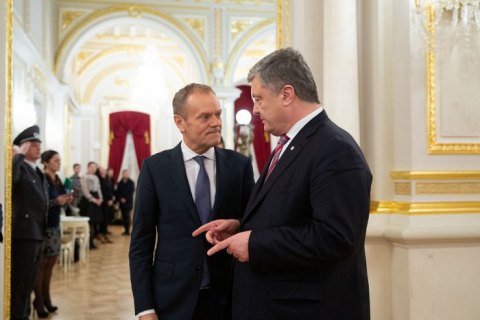 Туск отметил высокую репутацию Порошенко и Украины в ЕС