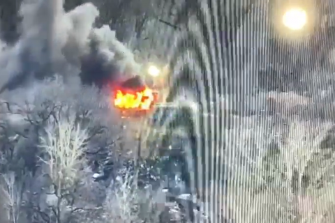 Внаслідок обстрілу у Щасті знищено українську вантажівку СЦКК 