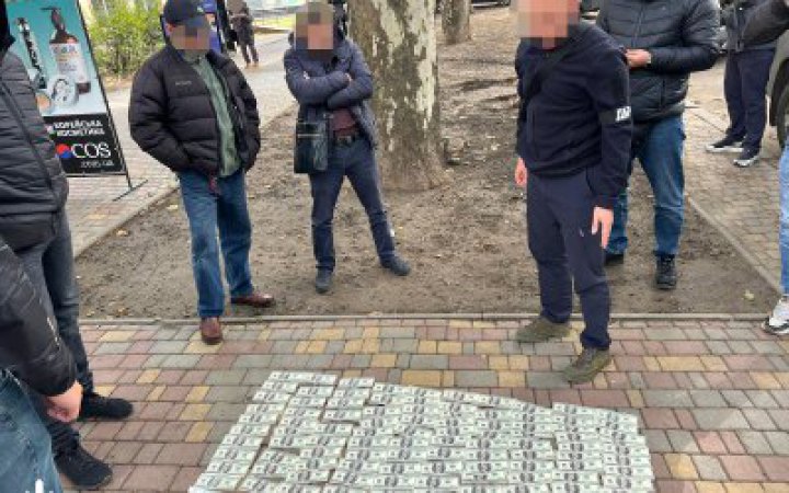 Правоохоронця із Одещини підозрюють у організації перевезення чоловіка за кордон за $18 000