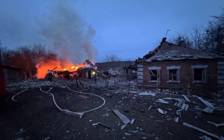 Окупанти атакували Харківщину дронами, КАБами та із "Градів"