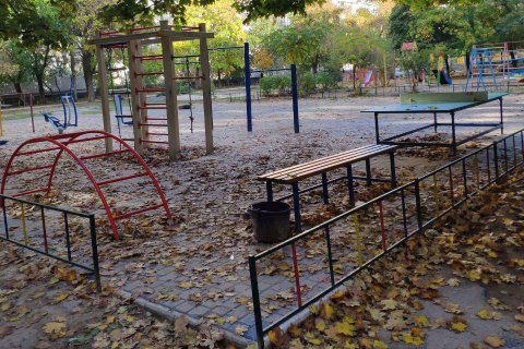 На Днепропетровщине на строительстве детской площадки присвоили почти 1 млн бюджетных средств 