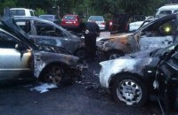 В Житомире на автостоянке сгорели пять машин