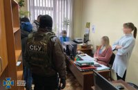 На Кіровоградщині два лікарі та медсестра заробили на фальшивих ковід-сертифікатах майже 2 млн грн