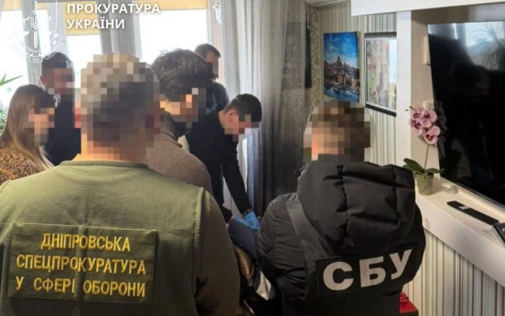 У Дніпрі вісьмох осіб підозрюють у організації схеми дезертирства