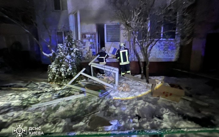 У київській багатоповерхівці вибухнула газова суміш, постраждав чоловік