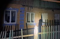 Через атаки РФ на Дніпропетровщині постраждала жінка. Понівечені медзаклад, підприємство і будинки