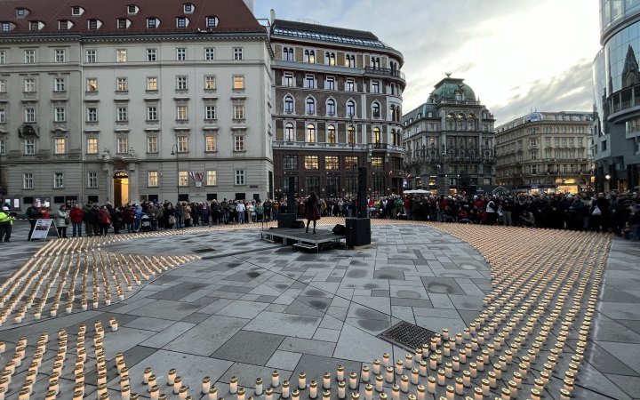 У Відні запалили 5 тисяч свічок, щоб нагадати про українських дітей