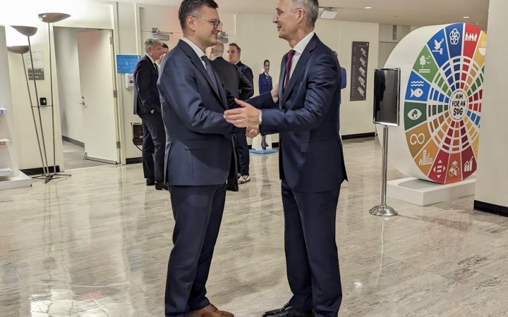 Кулеба і Столтенберг обговорили подальшу співпрацю Україна-НАТО