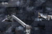 На місцях російської атаки у Києві працюють майже 300 фахівців ДСНС