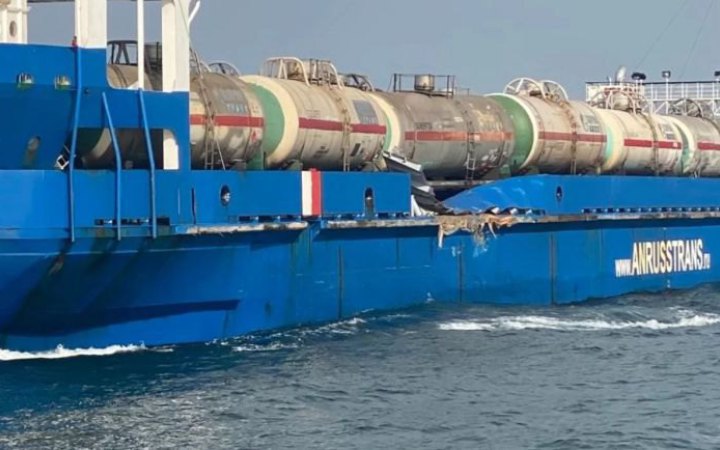 Російський пором з газом отримав бортову пробоїну в Чорному морі 