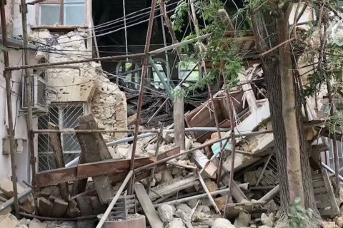 В оккупированном Симферополе обрушилась стена Крымской филармонии
