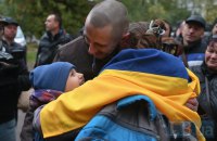 Обмін після трьох років невідомості: “Моя дитина, синочок, їде додому”