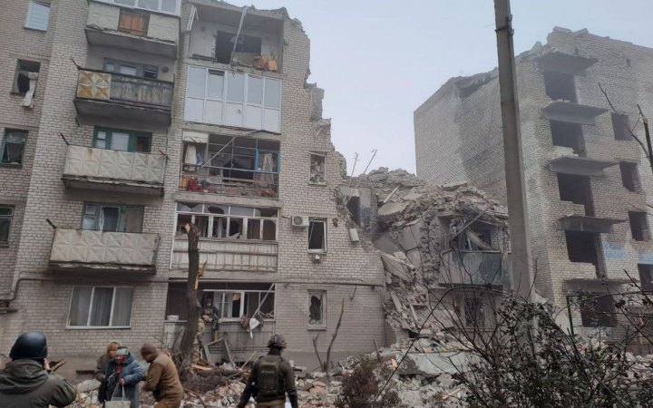 Літак окупантів зруйнував п'ятиповерхівку у Часовому Ярі на Донеччині