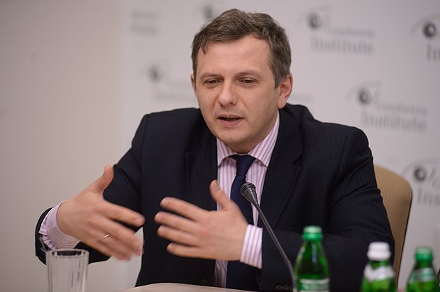 МВФ может оказывать косвенное влияние на украинскую политику, говорит экономист Олег Устенко (на фото)