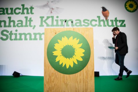 "Зеленые" впервые обошли партию Меркель по рейтингу в Германии