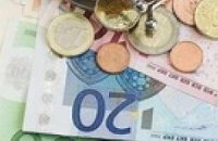Украинцы хранят сбережения в евро и не доверяют банкам