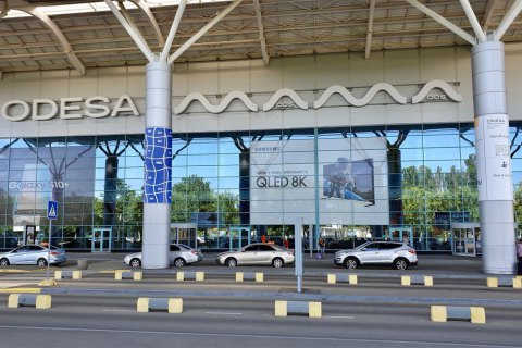 В Одессе из-за отказа двигателя аварийно сел самолет 