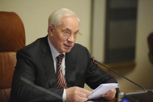 Азаров не проти перейменування аеропорту "Київ"