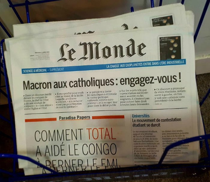 Номер газеты Ле Монд