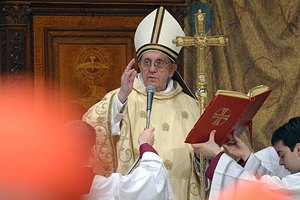 Ватикан отвергает обвинения о связи Папы Римского с аргентинской хунтой