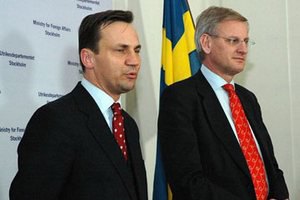  Янукович планировал использовать армию, - МИД Швеции и Польши